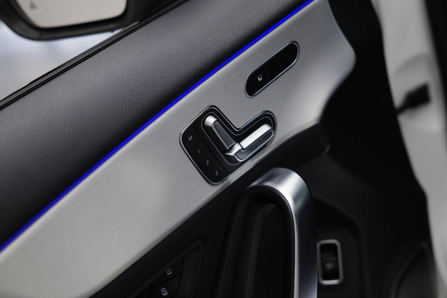 Mercedes-Benz A-Klasse AMG 35 4MATIC |Bomvoll!|Pano|Kuipstoelen|360Camera|HUD|Memory|ACC|Dodehoek|