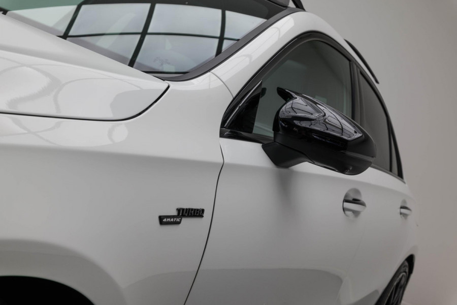 Mercedes-Benz A-Klasse AMG 35 4MATIC |Bomvoll!|Pano|Kuipstoelen|360Camera|HUD|Memory|ACC|Dodehoek|