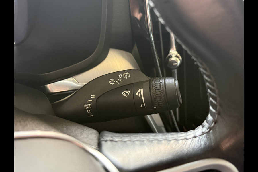 Volvo V60 2.0 T6 Recharge AWD Business Pro | Harman Kardon | Stoel/Stuurverwarming | Keyless | Trekhaak | Leder