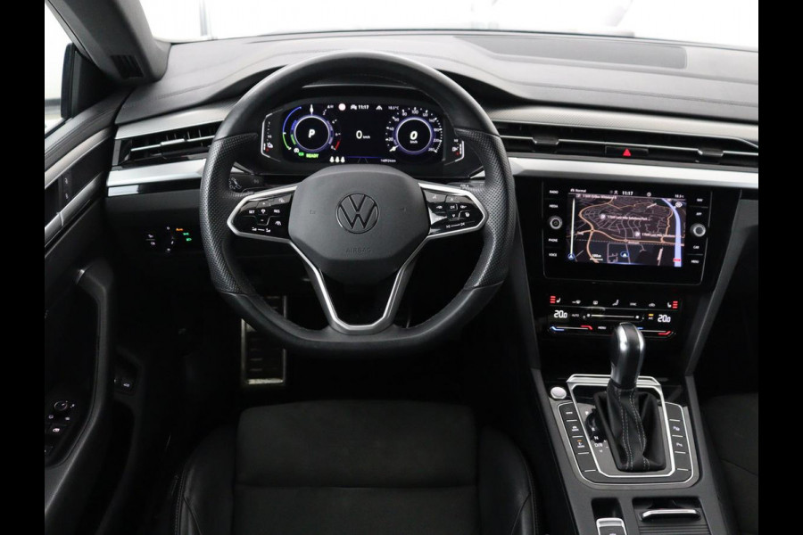 Volkswagen Arteon 1.4 TSI eHybrid R-Line Business+ | Trekhaak | LED | Stoel & stuurverwarming | Camera | Adaptive cruise | Carplay | Alcantara