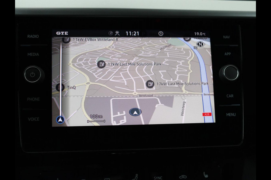 Volkswagen Arteon 1.4 TSI eHybrid R-Line Business+ | Trekhaak | LED | Stoel & stuurverwarming | Camera | Adaptive cruise | Carplay | Alcantara