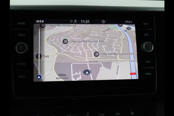 Volkswagen Arteon 1.4 TSI eHybrid R-Line Business+ | Trekhaak | LED | Stoel & stuurverwarming | Camera | Adaptive cruise | Carplay | Alcantara