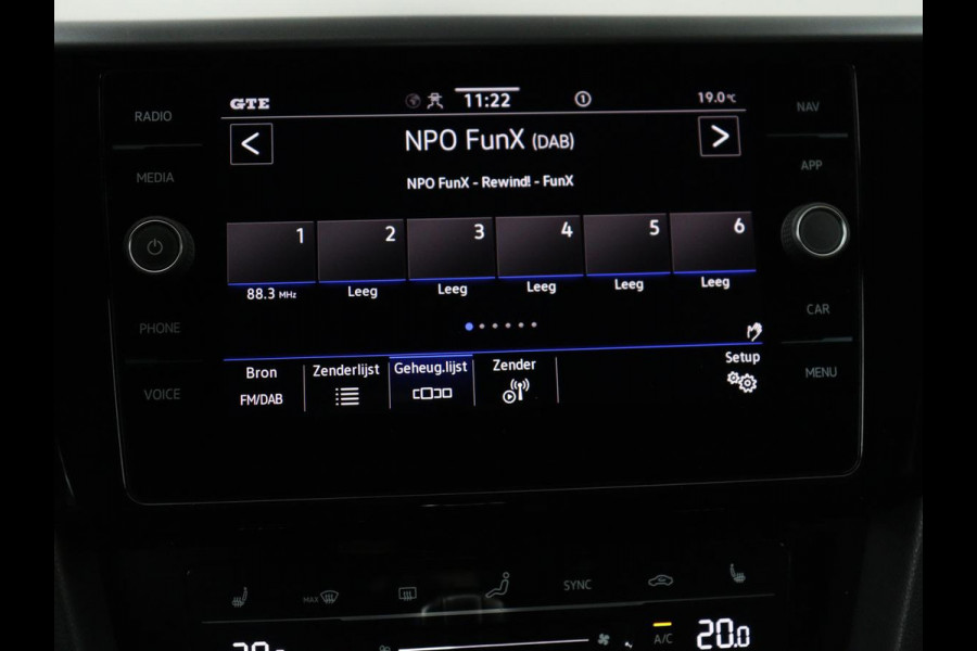 Volkswagen Arteon 1.4 TSI eHybrid R-Line Business+ | Trekhaak | LED | Stoel & stuurverwarming | Camera | Adaptive cruise | Carplay | Alcantara