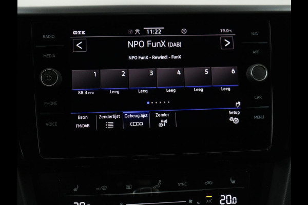 Volkswagen Arteon 1.4 TSI eHybrid R-Line Business+ | Trekhaak | LED | Stoel & stuurverwarming | Camera | Adaptive cruise | Carplay | Alcantara