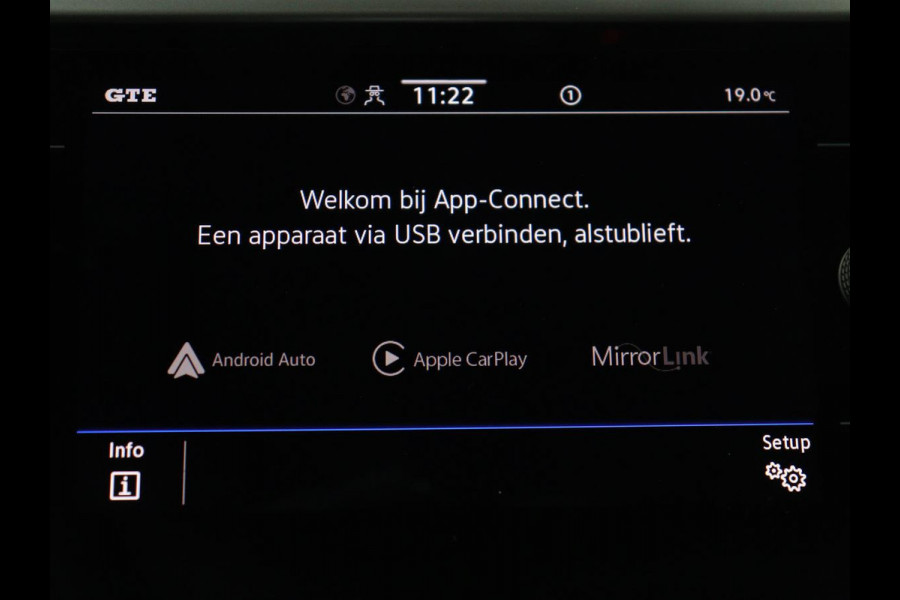 Volkswagen Arteon 1.4 TSI eHybrid R-Line Business+ | Trekhaak | LED | Stoel & stuurverwarming | Camera | Adaptive cruise | Carplay | Alcantara