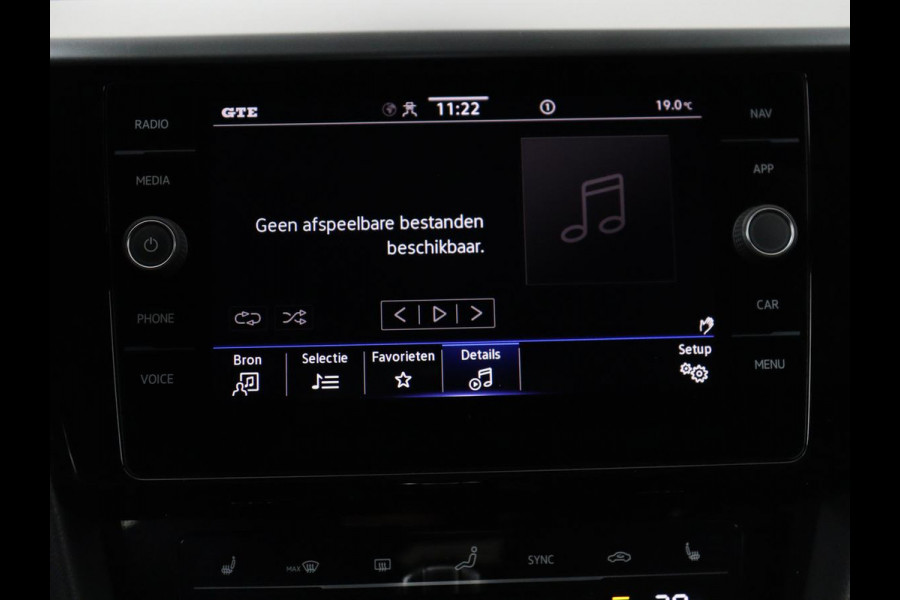 Volkswagen Arteon 1.4 TSI eHybrid R-Line Business+ | Trekhaak | LED | Stoel & stuurverwarming | Camera | Adaptive cruise | Carplay | Alcantara