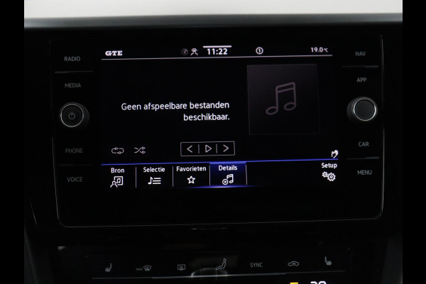 Volkswagen Arteon 1.4 TSI eHybrid R-Line Business+ | Trekhaak | LED | Stoel & stuurverwarming | Camera | Adaptive cruise | Carplay | Alcantara