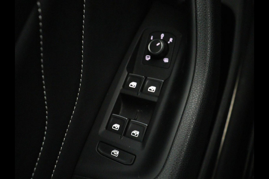 Volkswagen Arteon 1.4 TSI eHybrid R-Line Business+ | Trekhaak | LED | Stoel & stuurverwarming | Camera | Adaptive cruise | Carplay | Alcantara