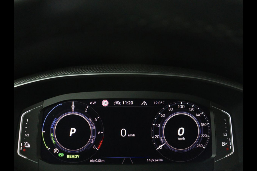 Volkswagen Arteon 1.4 TSI eHybrid R-Line Business+ | Trekhaak | LED | Stoel & stuurverwarming | Camera | Adaptive cruise | Carplay | Alcantara