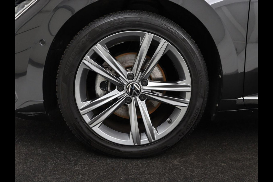 Volkswagen Arteon 1.4 TSI eHybrid R-Line Business+ | Trekhaak | LED | Stoel & stuurverwarming | Camera | Adaptive cruise | Carplay | Alcantara