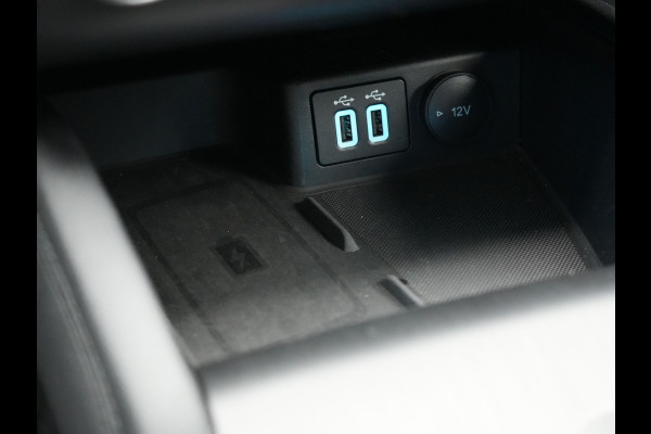 Ford Kuga 2.5 Titanium PHEV 225pk Dealer O.H. | Trekhaak Afn. | Camera | Stoelen & Stuur Verwarmd | Keyless | Apple Carplay | Virtual | Navigatie | DAB | Cruise Control | Plug In Hybrid |