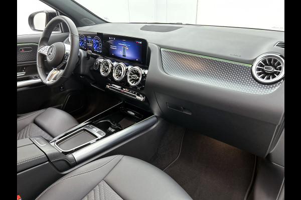 Mercedes-Benz EQA 250+ Business Solution 71 kWh mrt 26| Lichtmetalen velgen | Navigatie | Parking support met camera achter | stoelverwarming voor | Inclusief 24 maanden MB Certified garantie voor Europa.