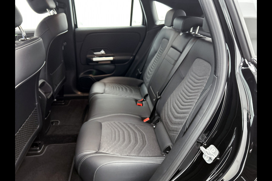 Mercedes-Benz EQA 250+ Business Solution 71 kWh mrt 26| Lichtmetalen velgen | Navigatie | Parking support met camera achter | stoelverwarming voor | Inclusief 24 maanden MB Certified garantie voor Europa.