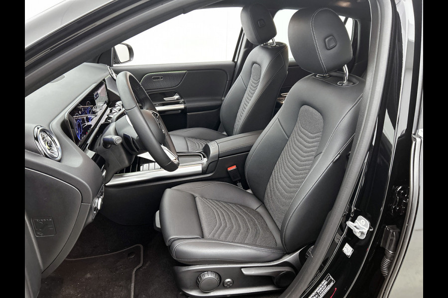 Mercedes-Benz EQA 250+ Business Solution 71 kWh mrt 26| Lichtmetalen velgen | Navigatie | Parking support met camera achter | stoelverwarming voor | Inclusief 24 maanden MB Certified garantie voor Europa.