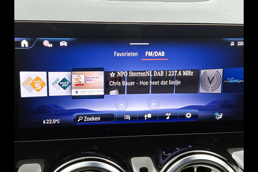 Mercedes-Benz EQA 250+ Business Solution 71 kWh mrt 26| Lichtmetalen velgen | Navigatie | Parking support met camera achter | stoelverwarming voor | Inclusief 24 maanden MB Certified garantie voor Europa.