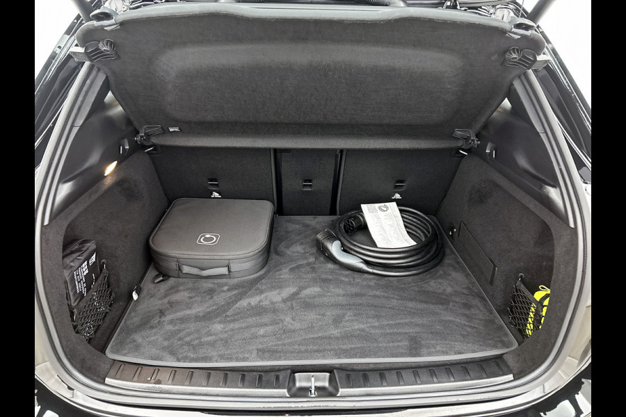 Mercedes-Benz EQA 250+ Business Solution 71 kWh mrt 26| Lichtmetalen velgen | Navigatie | Parking support met camera achter | stoelverwarming voor | Inclusief 24 maanden MB Certified garantie voor Europa.