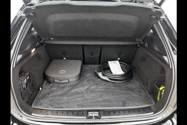 Mercedes-Benz EQA 250+ Business Solution 71 kWh mrt 26| Lichtmetalen velgen | Navigatie | Parking support met camera achter | stoelverwarming voor | Inclusief 24 maanden MB Certified garantie voor Europa.