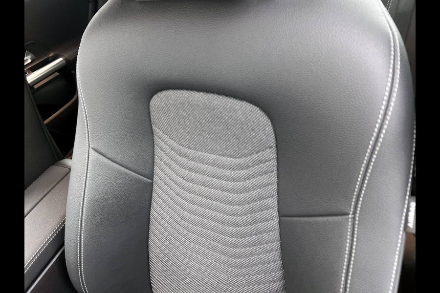 Mercedes-Benz EQA 250+ Business Solution 71 kWh mrt 26| Lichtmetalen velgen | Navigatie | Parking support met camera achter | stoelverwarming voor | Inclusief 24 maanden MB Certified garantie voor Europa.