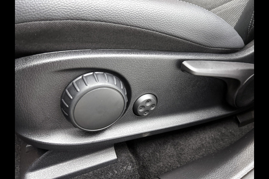 Mercedes-Benz EQA 250+ Business Solution 71 kWh mrt 26| Lichtmetalen velgen | Navigatie | Parking support met camera achter | stoelverwarming voor | Inclusief 24 maanden MB Certified garantie voor Europa.