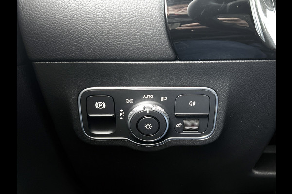 Mercedes-Benz EQA 250+ Business Solution 71 kWh mrt 26| Lichtmetalen velgen | Navigatie | Parking support met camera achter | stoelverwarming voor | Inclusief 24 maanden MB Certified garantie voor Europa.