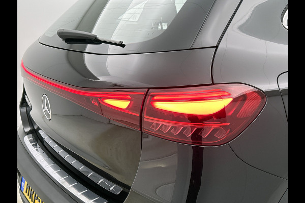 Mercedes-Benz EQA 250+ Business Solution 71 kWh mrt 26| Lichtmetalen velgen | Navigatie | Parking support met camera achter | stoelverwarming voor | Inclusief 24 maanden MB Certified garantie voor Europa.
