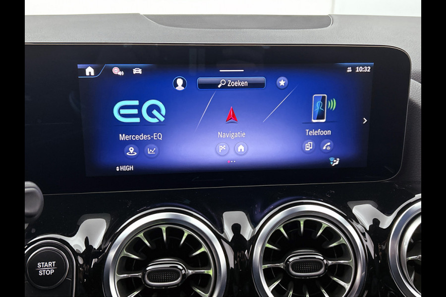 Mercedes-Benz EQA 250+ Business Solution 71 kWh mrt 26| Lichtmetalen velgen | Navigatie | Parking support met camera achter | stoelverwarming voor | Inclusief 24 maanden MB Certified garantie voor Europa.