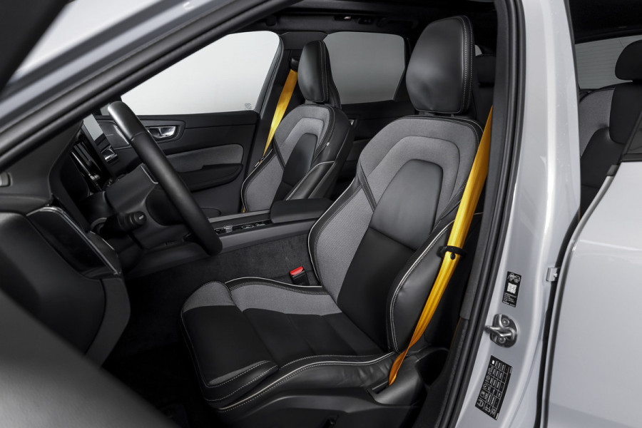 Volvo XC60 2.0 T8 Plug-in-hybrid AWD Polestar Engineered - Facelift MY26 | S/K-Panodak | Elek. Trekhaak | Harman/Kardon | 360 Camera | Dig.Cockpit | Adapt.Cruise | Stoel+-Stuurverw. | Elek. stoelen | NAV + App.Connect + NAV | ECC | LM 21" | 9215