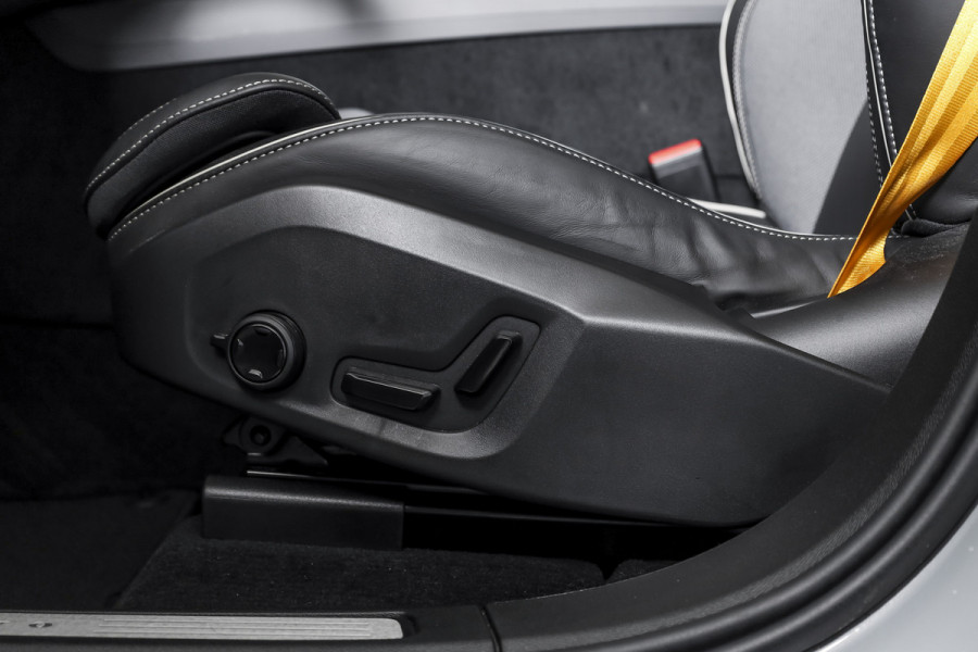 Volvo XC60 2.0 T8 Plug-in-hybrid AWD Polestar Engineered - Facelift MY26 | S/K-Panodak | Elek. Trekhaak | Harman/Kardon | 360 Camera | Dig.Cockpit | Adapt.Cruise | Stoel+-Stuurverw. | Elek. stoelen | NAV + App.Connect + NAV | ECC | LM 21" | 9215