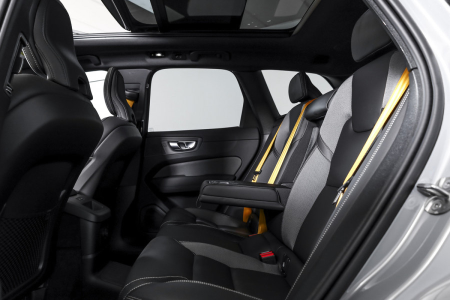 Volvo XC60 2.0 T8 Plug-in-hybrid AWD Polestar Engineered - Facelift MY26 | S/K-Panodak | Elek. Trekhaak | Harman/Kardon | 360 Camera | Dig.Cockpit | Adapt.Cruise | Stoel+-Stuurverw. | Elek. stoelen | NAV + App.Connect + NAV | ECC | LM 21" | 9215