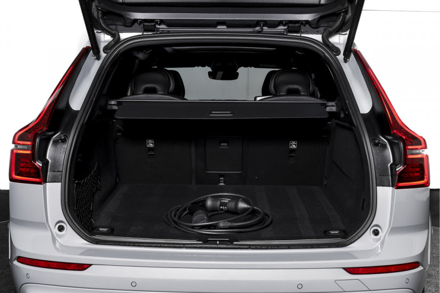 Volvo XC60 2.0 T8 Plug-in-hybrid AWD Polestar Engineered - Facelift MY26 | S/K-Panodak | Elek. Trekhaak | Harman/Kardon | 360 Camera | Dig.Cockpit | Adapt.Cruise | Stoel+-Stuurverw. | Elek. stoelen | NAV + App.Connect + NAV | ECC | LM 21" | 9215