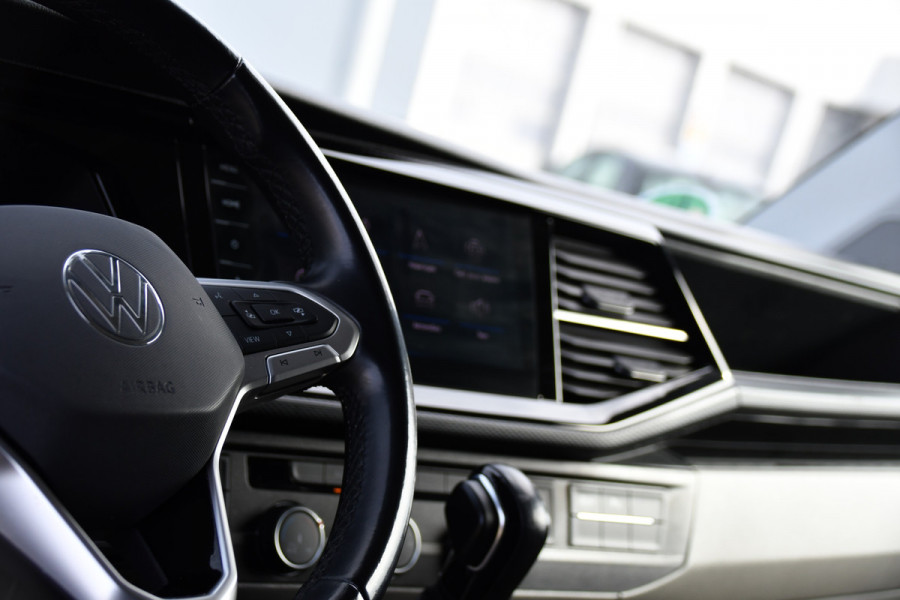 Volkswagen Transporter 2.0 TDI L2H1 30 ABT Bulli Camera, Cruise, Carplay, LED, Stoelverwarming, Standkachel, Multimedia, Sensoren, Uniek!