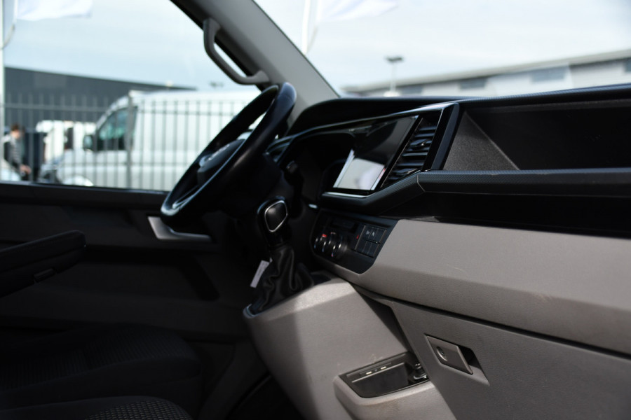 Volkswagen Transporter 2.0 TDI L2H1 30 ABT Bulli Camera, Cruise, Carplay, LED, Stoelverwarming, Standkachel, Multimedia, Sensoren, Uniek!