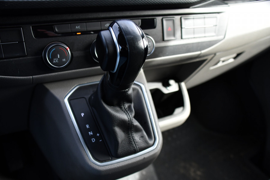 Volkswagen Transporter 2.0 TDI L2H1 30 ABT Bulli Camera, Cruise, Carplay, LED, Stoelverwarming, Standkachel, Multimedia, Sensoren, Uniek!