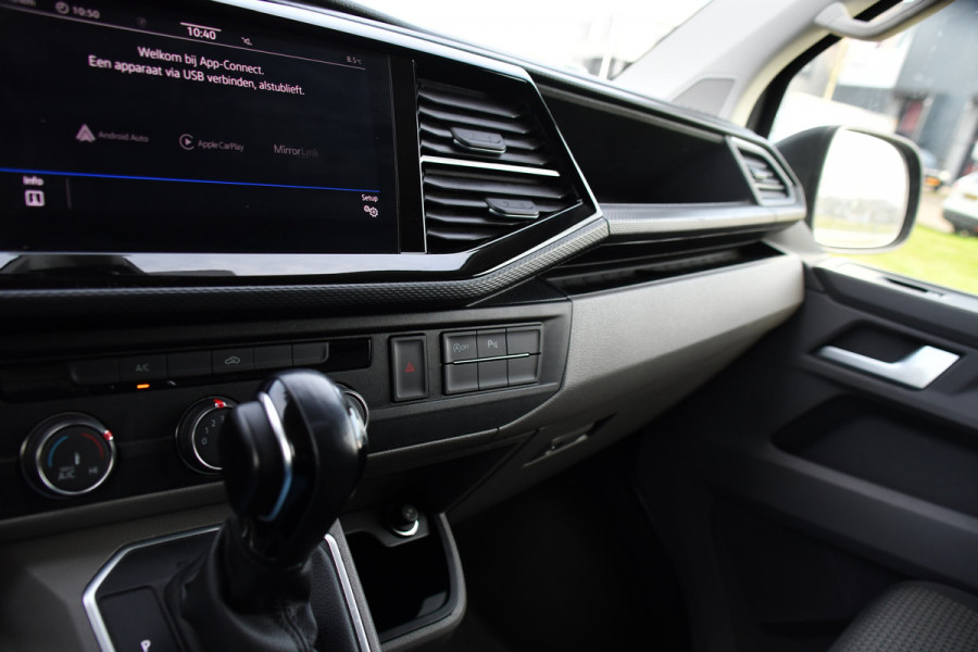 Volkswagen Transporter 2.0 TDI L2H1 30 ABT Bulli Camera, Cruise, Carplay, LED, Stoelverwarming, Standkachel, Multimedia, Sensoren, Uniek!