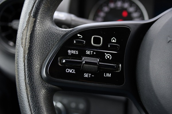 Mercedes-Benz Sprinter 317 1.9 CDI L2H2 RWD AMG Black Edition Camera, Cruise, Carplay, LED, 170pk, Multimedia, Automaat, Trekhaak, 3 Zits, Uniek!