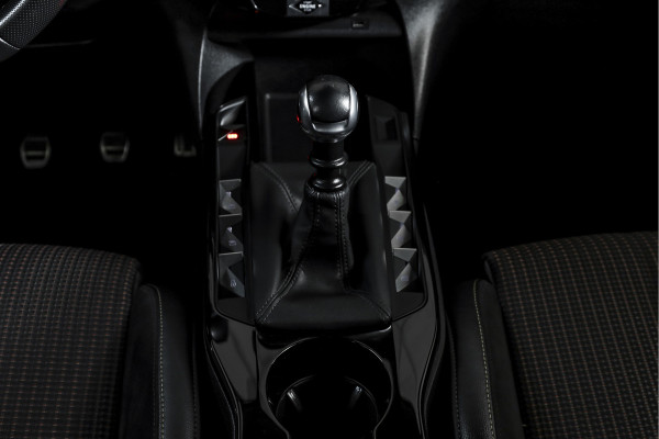 DS DS 3 Crossback 1.2 PureTech 100 PK Performance Line | Dig. Cockpit | Cruise | PDC | Camera | NAV+App. Connect | ECC | LM 17" |