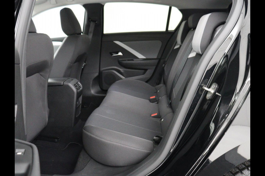 Opel Astra 1.6 Hybrid Business Edition | Stoelverwarming | Adaptive cruise | Navigatie | Camera | Full LED | Stuurverwarming | Carplay | PHEV | Plug In