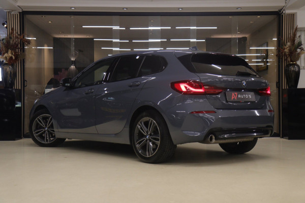 BMW 1-serie 118i Executive Edition NAP/CARPLAY/CAM/LANEASSIST/NAVI/VOL