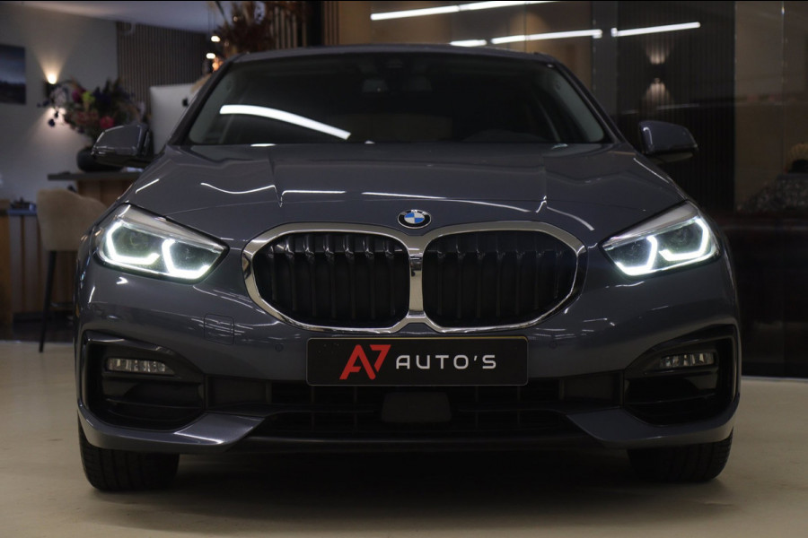 BMW 1-serie 118i Executive Edition NAP/CARPLAY/CAM/LANEASSIST/NAVI/VOL