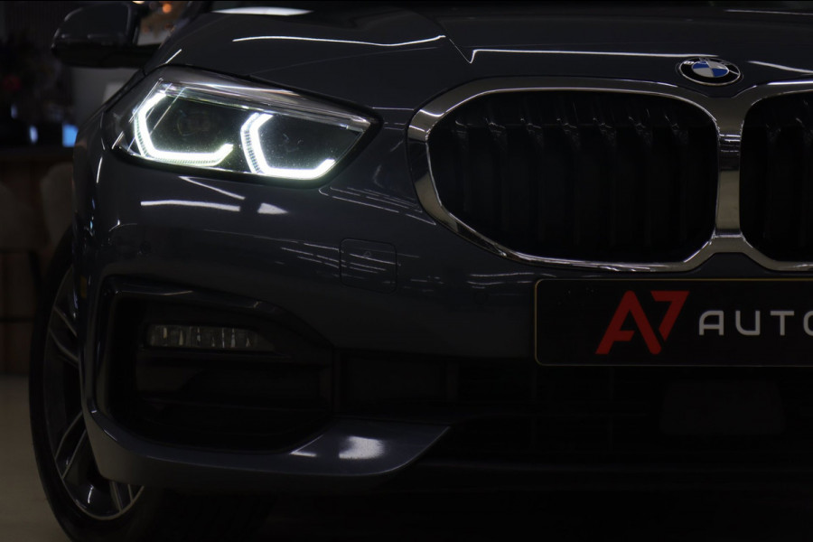 BMW 1-serie 118i Executive Edition NAP/CARPLAY/CAM/LANEASSIST/NAVI/VOL