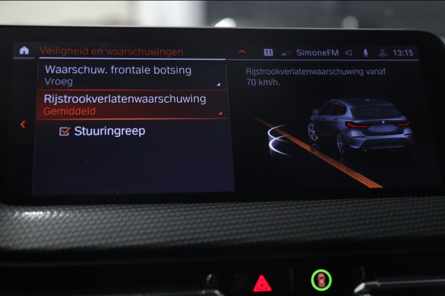 BMW 1-serie 118i Executive Edition NAP/CARPLAY/CAM/LANEASSIST/NAVI/VOL