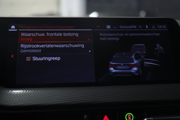 BMW 1-serie 118i Executive Edition NAP/CARPLAY/CAM/LANEASSIST/NAVI/VOL