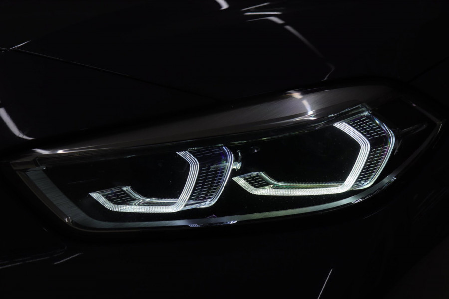 BMW 1-serie 118i Executive Edition NAP/CARPLAY/CAM/LANEASSIST/NAVI/VOL