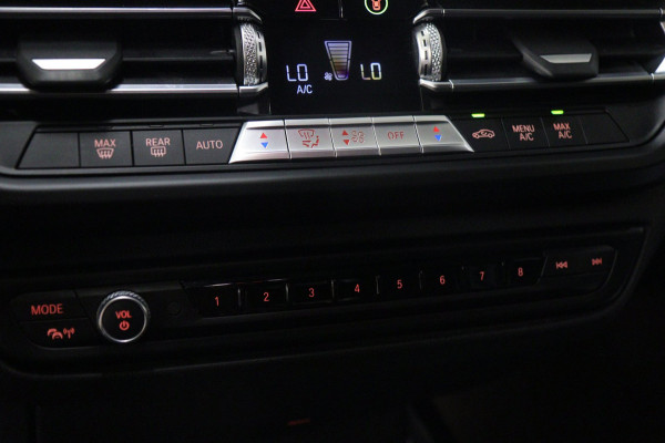 BMW 1-serie 118i Executive Edition NAP/CARPLAY/CAM/LANEASSIST/NAVI/VOL