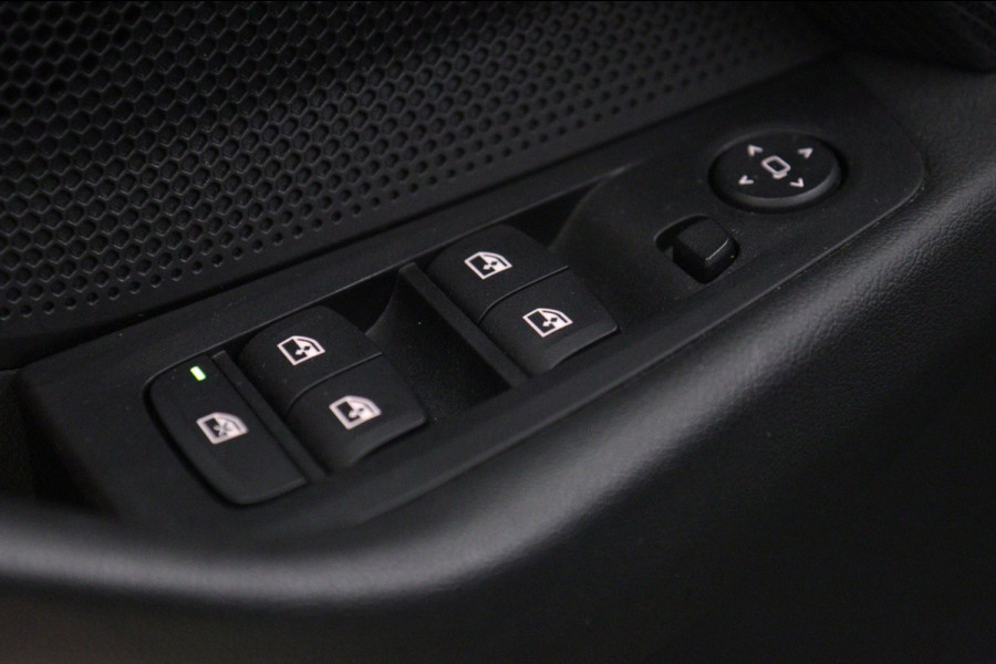 BMW 1-serie 118i Executive Edition NAP/CARPLAY/CAM/LANEASSIST/NAVI/VOL