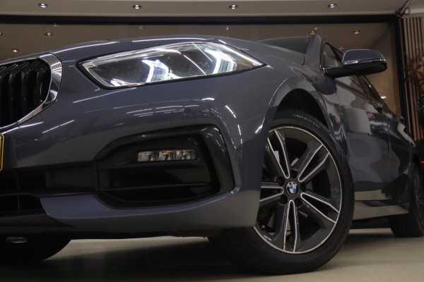 BMW 1-serie 118i Executive Edition NAP/CARPLAY/CAM/LANEASSIST/NAVI/VOL