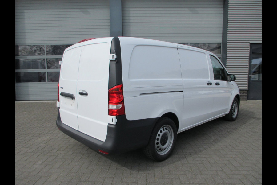 Mercedes-Benz Vito E vito 112 L2 66 kWh snelladen SoH 97,5 % camera 3-zits