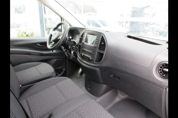 Mercedes-Benz Vito E vito 112 L2 66 kWh snelladen SoH 97,5 % camera 3-zits