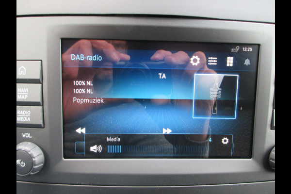 Mercedes-Benz Vito E vito 112 L2 66 kWh snelladen SoH 97,5 % camera 3-zits