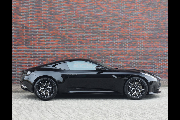 Aston Martin DB12 4.0 V8